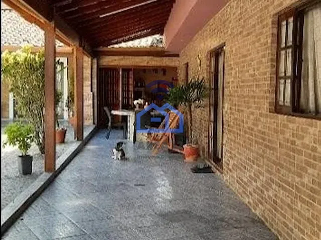 Casa com 643m² 4 quartos e 3 banheiros, à venda, no bairro Massaguaçu em Caraguatatuba