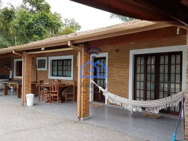 Casa com 643m² 4 quartos e 3 banheiros, à venda, no bairro Massaguaçu em Caraguatatuba
