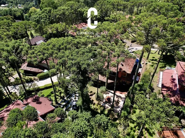 Casa 5 quartos e 6 banheiros, à venda, no bairro Lagoinha em Campos do Jordão