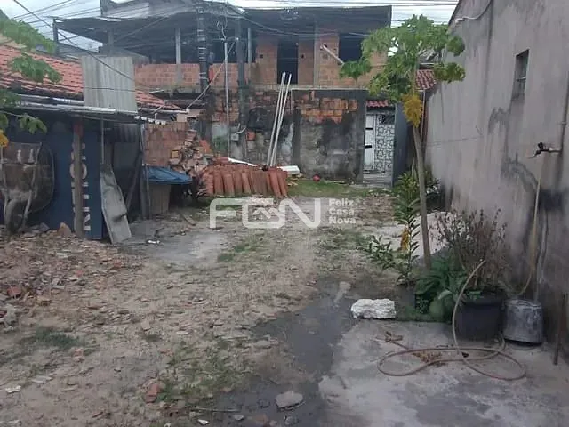 Casa 2 quartos e 1 banheiro, à venda, no bairro Centro em Camaçari