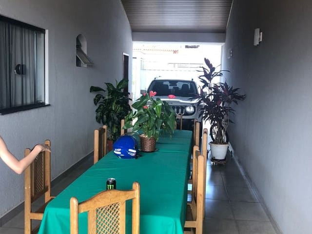 Casa com 259m² 3 quartos e 3 banheiros, à venda, no bairro Seis de Agosto em Cambé