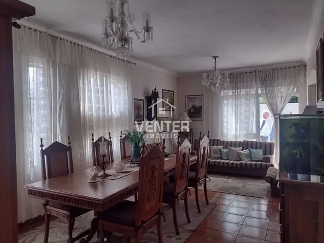 Casa com 347m² 4 quartos e 3 banheiros, à venda, no bairro Santa Rita em Taubaté