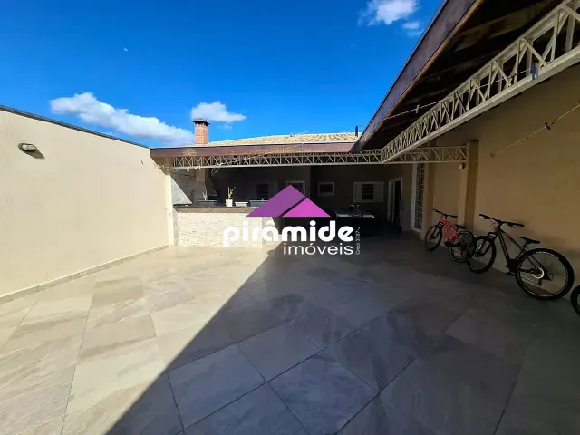 Casa com 360m² 2 quartos e 1 banheiro, à venda, no bairro Jardim Colônia em Jacareí