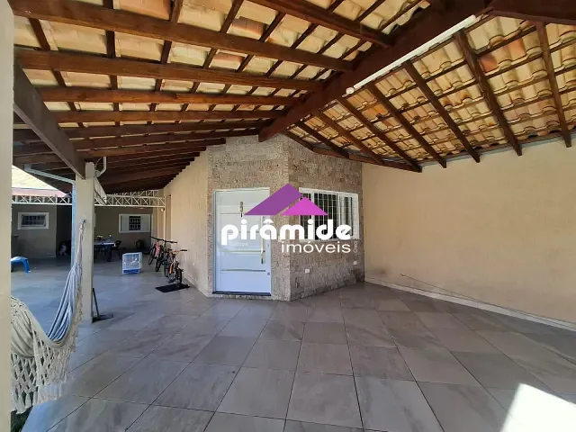 Casa com 360m² 2 quartos e 1 banheiro, à venda, no bairro Jardim Colônia em Jacareí
