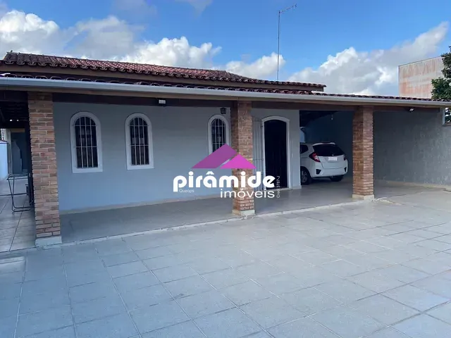 Casa com 360m² 2 quartos e 1 banheiro, à venda, no bairro Pontal de Santa Marina em Caraguatatuba