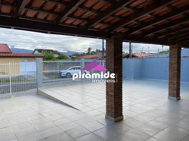 Casa com 360m² 2 quartos e 1 banheiro, à venda, no bairro Pontal de Santa Marina em Caraguatatuba