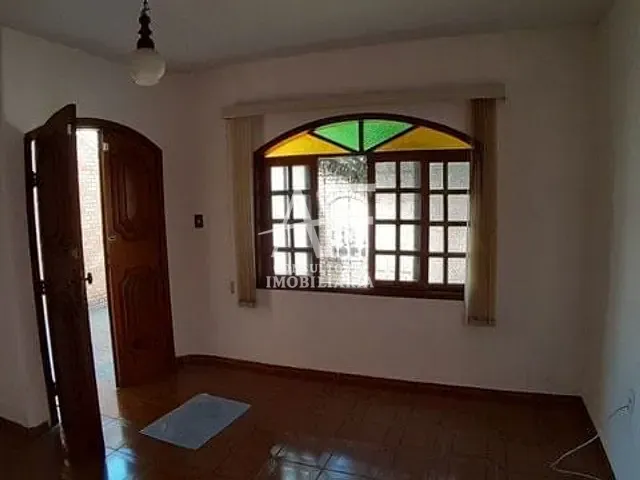 Casa com 250m² 4 quartos e 2 banheiros, à venda, no bairro Jardim Independência em Taubaté