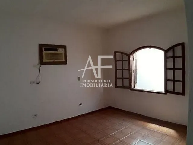 Casa com 250m² 4 quartos e 2 banheiros, à venda, no bairro Jardim Independência em Taubaté
