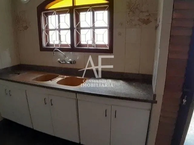 Casa com 250m² 4 quartos e 2 banheiros, à venda, no bairro Jardim Independência em Taubaté