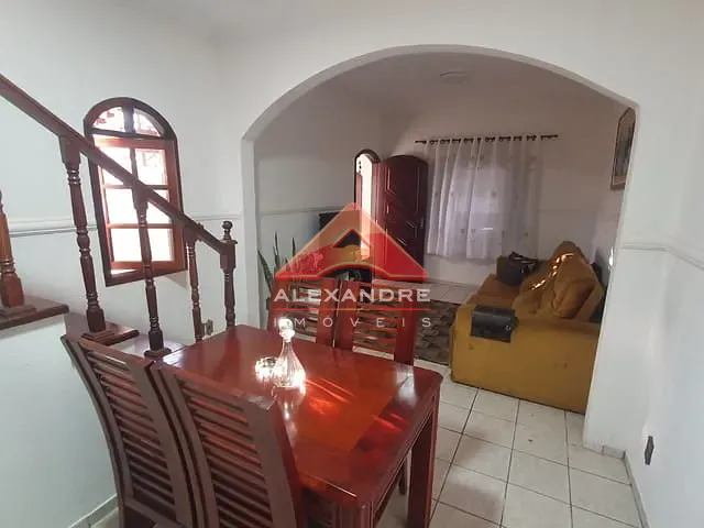 Sobrado com 125m² 3 quartos e 2 banheiros, à venda, no bairro Vila Tesouro em São José dos Campos