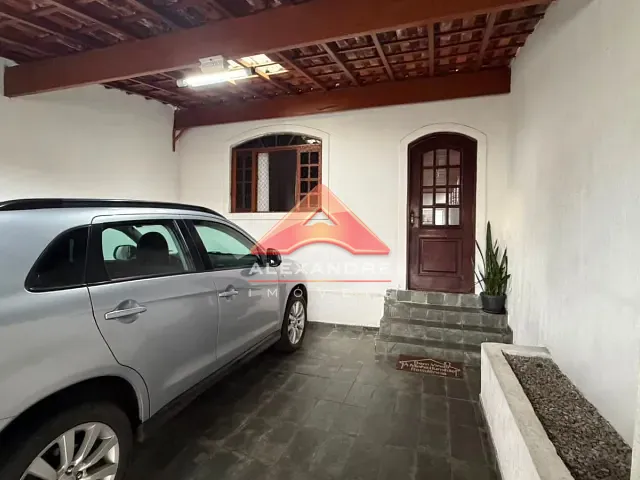 Sobrado com 125m² 3 quartos e 2 banheiros, à venda, no bairro Vila Tesouro em São José dos Campos