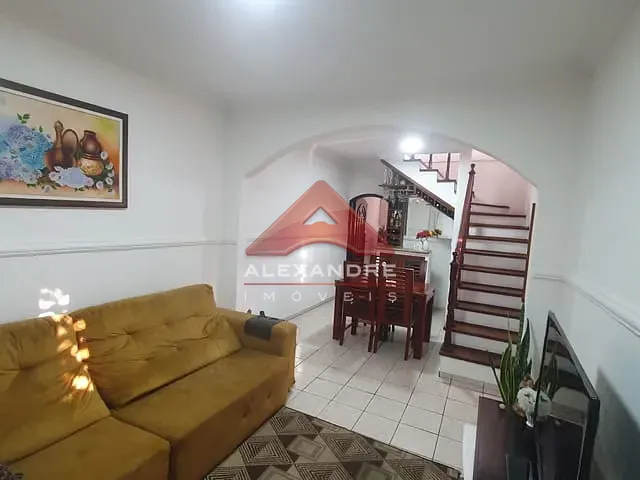 Casa com 125m² 3 quartos e 2 banheiros, à venda, no bairro Vila Tesouro em São José dos Campos