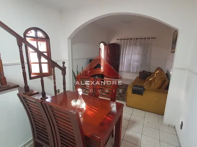 Casa com 125m² 3 quartos e 2 banheiros, à venda, no bairro Vila Tesouro em São José dos Campos