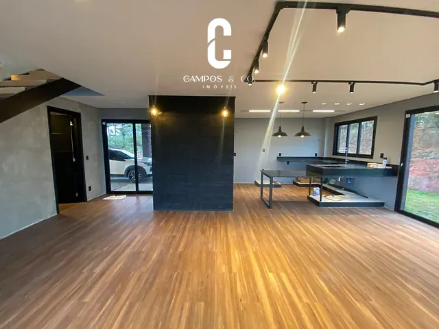 Casa com 1160m² 3 quartos e 3 banheiros, à venda, no bairro Atalaia em Campos do Jordão