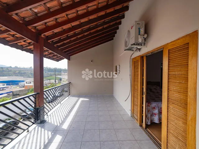 Casa com 140m² 3 quartos e 3 banheiros, à venda, no bairro São Luiz (Polvilho) em Cajamar