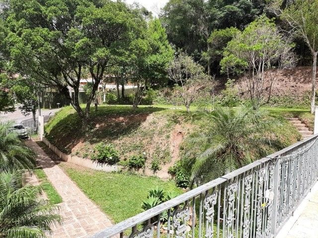 Casa com 2400m² 4 quartos e 4 banheiros, à venda, no bairro Alpes dos Araçás (Jordanésia) em Cajamar