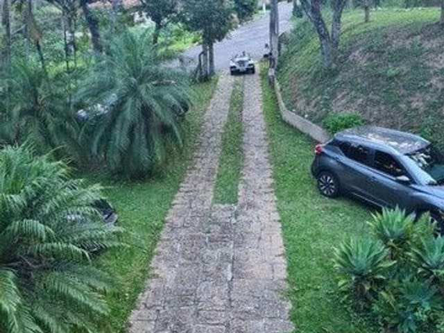 Casa com 2400m² 4 quartos e 4 banheiros, à venda, no bairro Alpes dos Araçás (Jordanésia) em Cajamar
