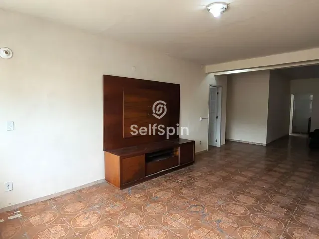 Casa 4 quartos e 2 banheiros, para alugar, no bairro São Francisco em Niterói