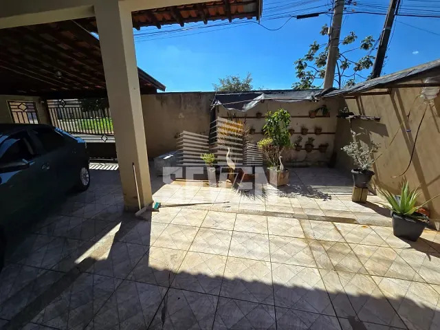 Casa com 288m² 3 quartos e 2 banheiros, para alugar, no bairro Vila São Francisco em Bauru