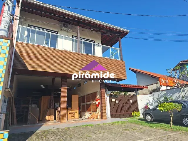 Casa com 360m² 3 quartos e 1 banheiro, à venda, no bairro Jardim Britânia em Caraguatatuba