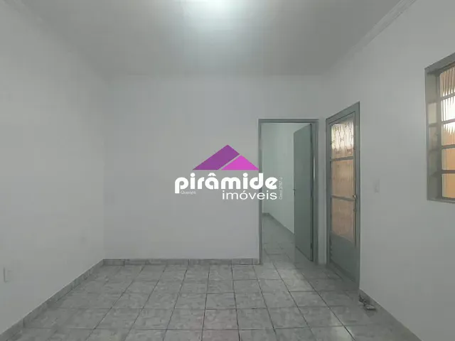 Casa 2 quartos e 1 banheiro, para alugar, no bairro Jardim Castanheira em São José dos Campos