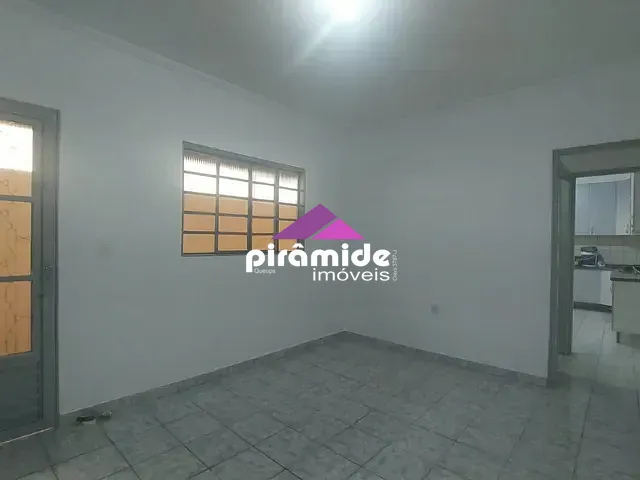 Casa 2 quartos e 1 banheiro, para alugar, no bairro Jardim Castanheira em São José dos Campos