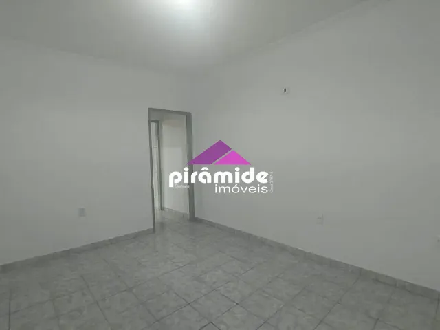 Casa 2 quartos e 1 banheiro, para alugar, no bairro Jardim Castanheira em São José dos Campos