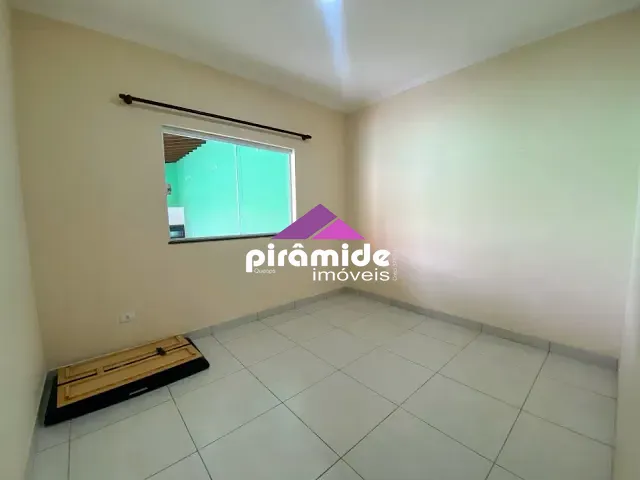 Casa 3 quartos e 2 banheiros, à venda, no bairro Vista Verde em São José dos Campos