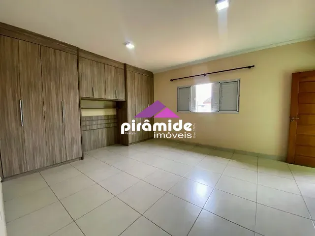 Casa 3 quartos e 2 banheiros, à venda, no bairro Vista Verde em São José dos Campos