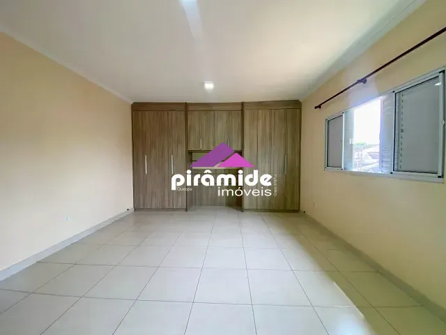Casa 3 quartos e 2 banheiros, à venda, no bairro Vista Verde em São José dos Campos