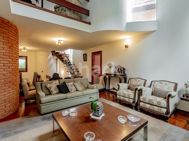 Casa com 307m² 4 quartos e 4 banheiros, à venda, no bairro Alphaville em Santana de Parnaíba