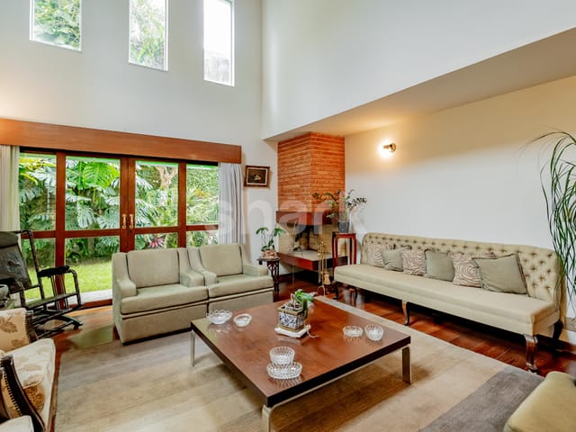 Casa com 307m² 4 quartos e 4 banheiros, à venda, no bairro Alphaville em Santana de Parnaíba
