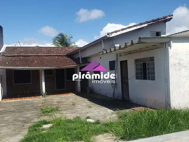 Casa com 250m² 2 quartos e 2 banheiros, à venda, no bairro Poiares em Caraguatatuba