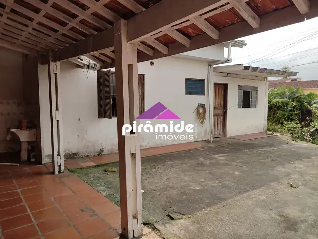 Casa com 250m² 2 quartos e 2 banheiros, à venda, no bairro Poiares em Caraguatatuba