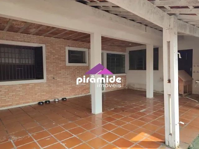 Casa com 250m² 2 quartos e 2 banheiros, à venda, no bairro Poiares em Caraguatatuba