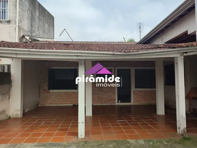 Casa com 250m² 2 quartos e 2 banheiros, à venda, no bairro Poiares em Caraguatatuba