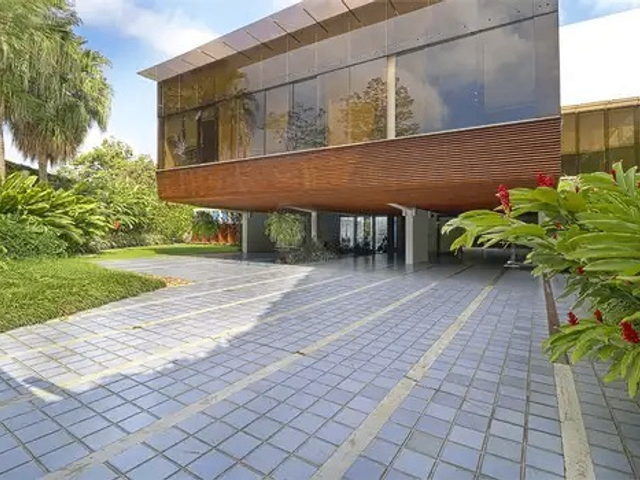 Casa com 1500m² 6 quartos e 9 banheiros, à venda ou para alugar, no bairro Jardim Guedala em São Paulo
