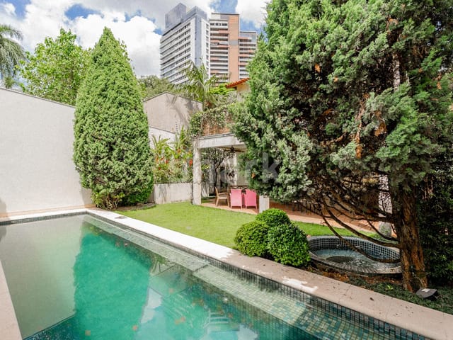 Casa com 594m² 3 quartos e 4 banheiros, à venda, no bairro Alto de Pinheiros em São Paulo