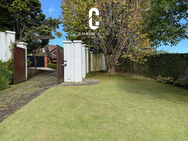 Casa com 1446m² 6 quartos e 7 banheiros, à venda, no bairro Colinas de Capivari em Campos do Jordão