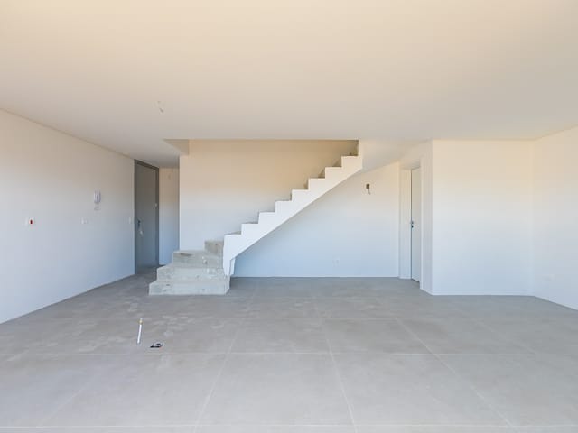 Casa com 158m² 3 quartos e 3 banheiros, à venda, no bairro Guabirotuba em Curitiba