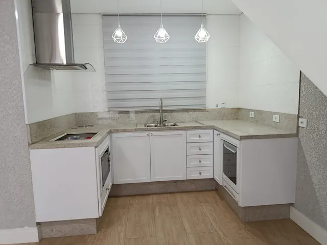 Casa com 175m² 4 quartos e 3 banheiros, à venda ou para alugar, no bairro Portais (Polvilho) em Cajamar
