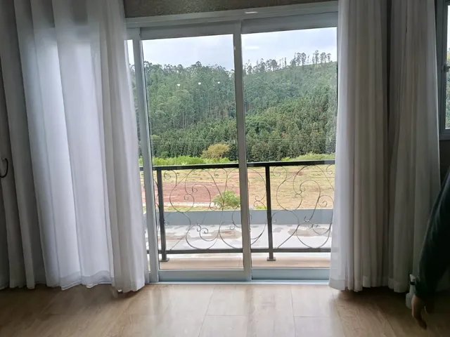 Casa com 175m² 4 quartos e 3 banheiros, à venda ou para alugar, no bairro Portais (Polvilho) em Cajamar