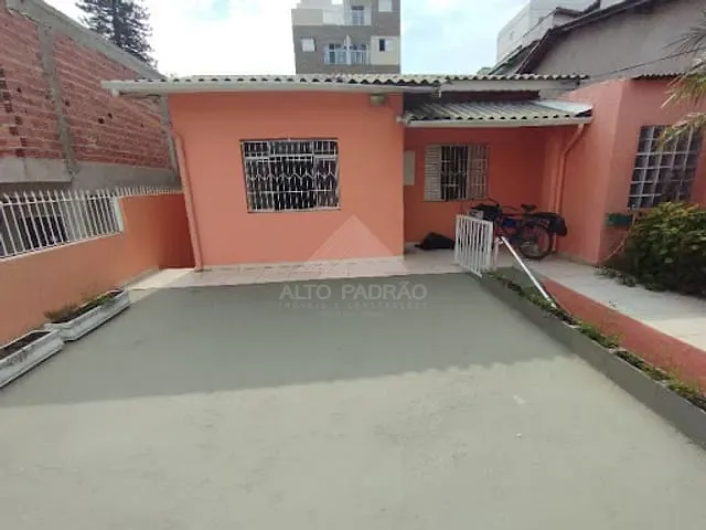 Casa com 283m² 3 quartos e 1 banheiro, à venda, no bairro Vila Dirce em Mauá