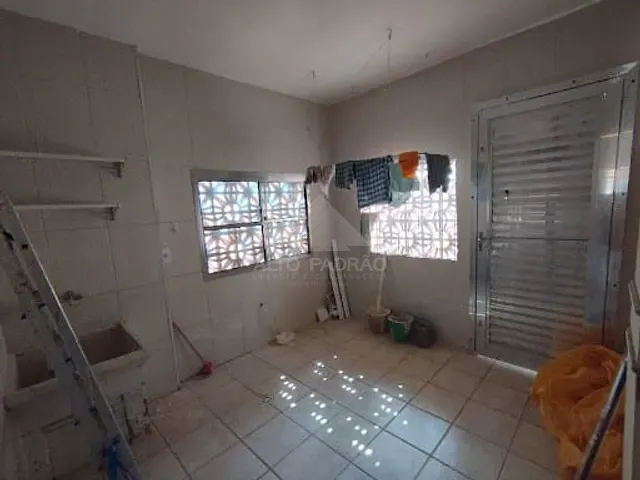 Casa com 283m² 3 quartos e 1 banheiro, à venda, no bairro Vila Dirce em Mauá