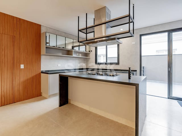 Casa com 640m² 4 quartos e 6 banheiros, à venda ou para alugar, no bairro Alphaville em Santana de Parnaíba