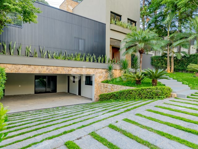 Casa com 640m² 4 quartos e 6 banheiros, à venda ou para alugar, no bairro Alphaville em Santana de Parnaíba