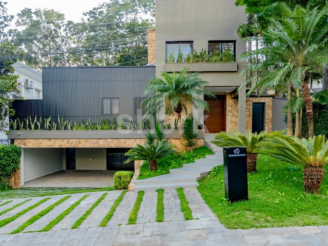 Casa com 640m² 4 quartos e 6 banheiros, à venda ou para alugar, no bairro Alphaville em Santana de Parnaíba