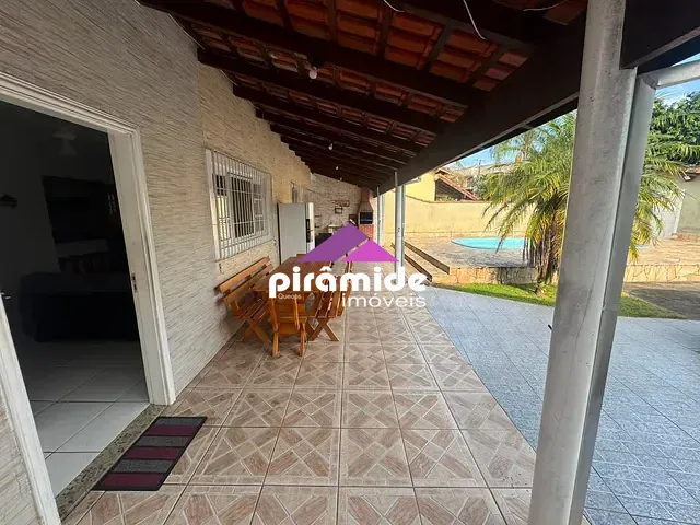 Casa com 364m² 2 quartos e 2 banheiros, à venda, no bairro Pontal de Santa Marina em Caraguatatuba