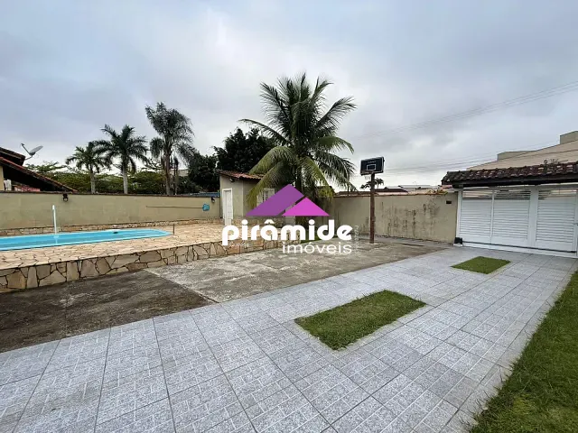 Casa com 364m² 2 quartos e 2 banheiros, à venda, no bairro Pontal de Santa Marina em Caraguatatuba