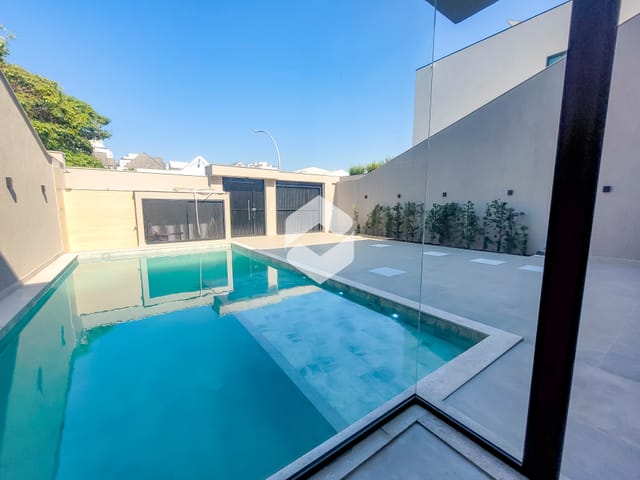 Casa com 380m² 5 quartos e 8 banheiros, à venda, no bairro Barra da Tijuca em Rio de Janeiro